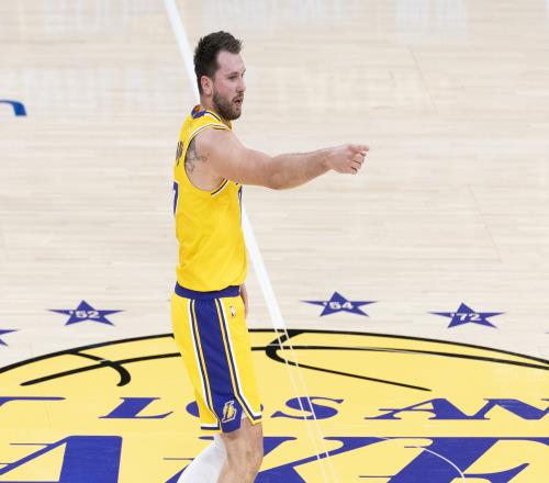 雷霆主场挑,战公牛,西部榜首对,NBA常规赛,NBA赛程,NBA篮球资讯,NBA比赛数据,篮球赛事信息